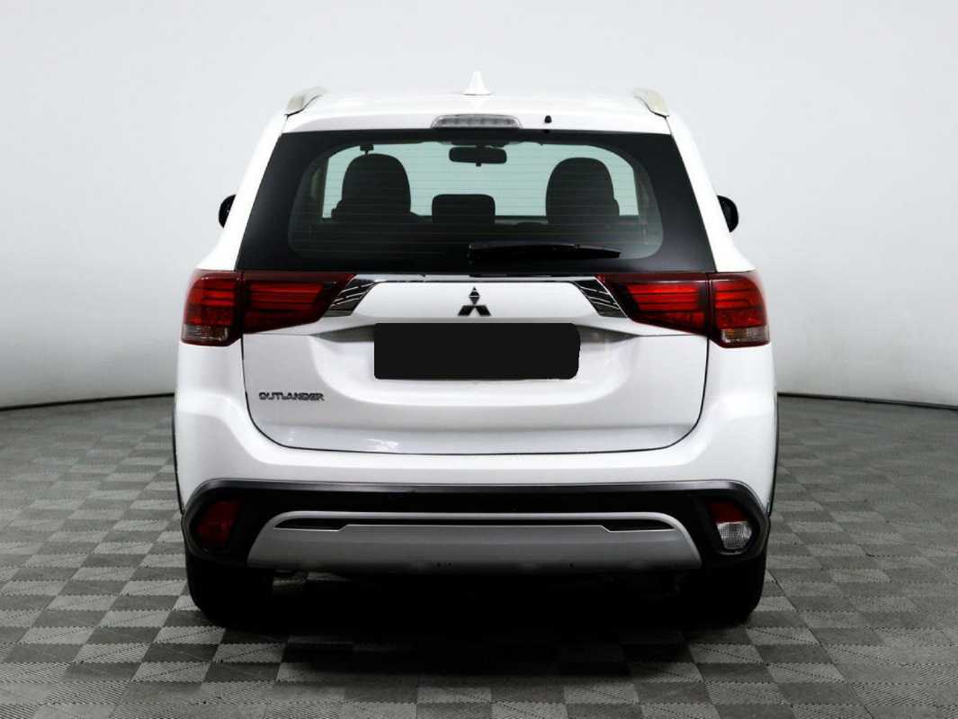 Mitsubishi Outlander б/у, 2021, Вариатор. Фото: #4