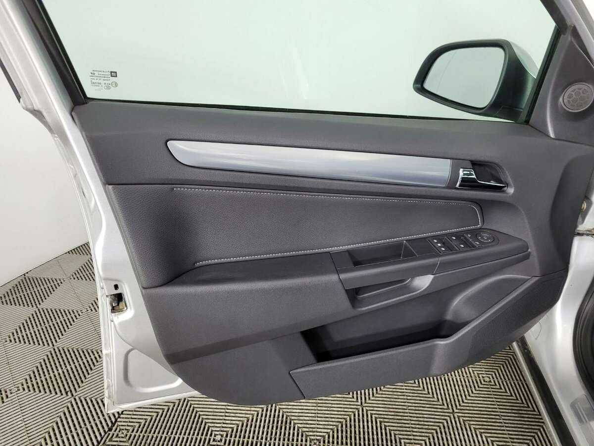 Opel Astra б/у, 2012, Автоматическая. Фото: #7