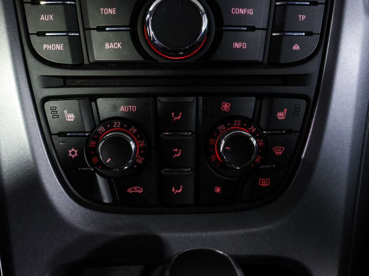 Opel Astra б/у, 2012, Автоматическая. Фото: #16