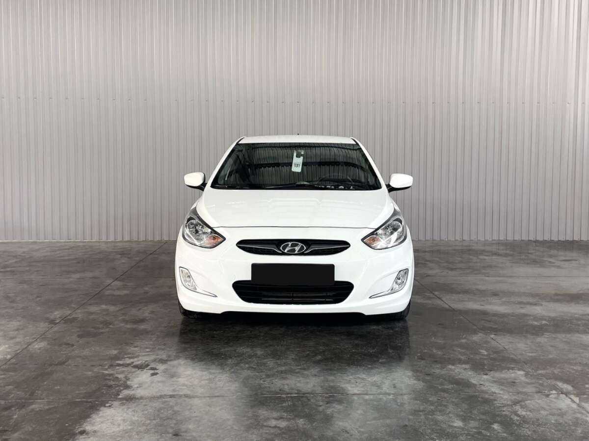 Hyundai Solaris б/у, 2013, Механическая. Фото: #1