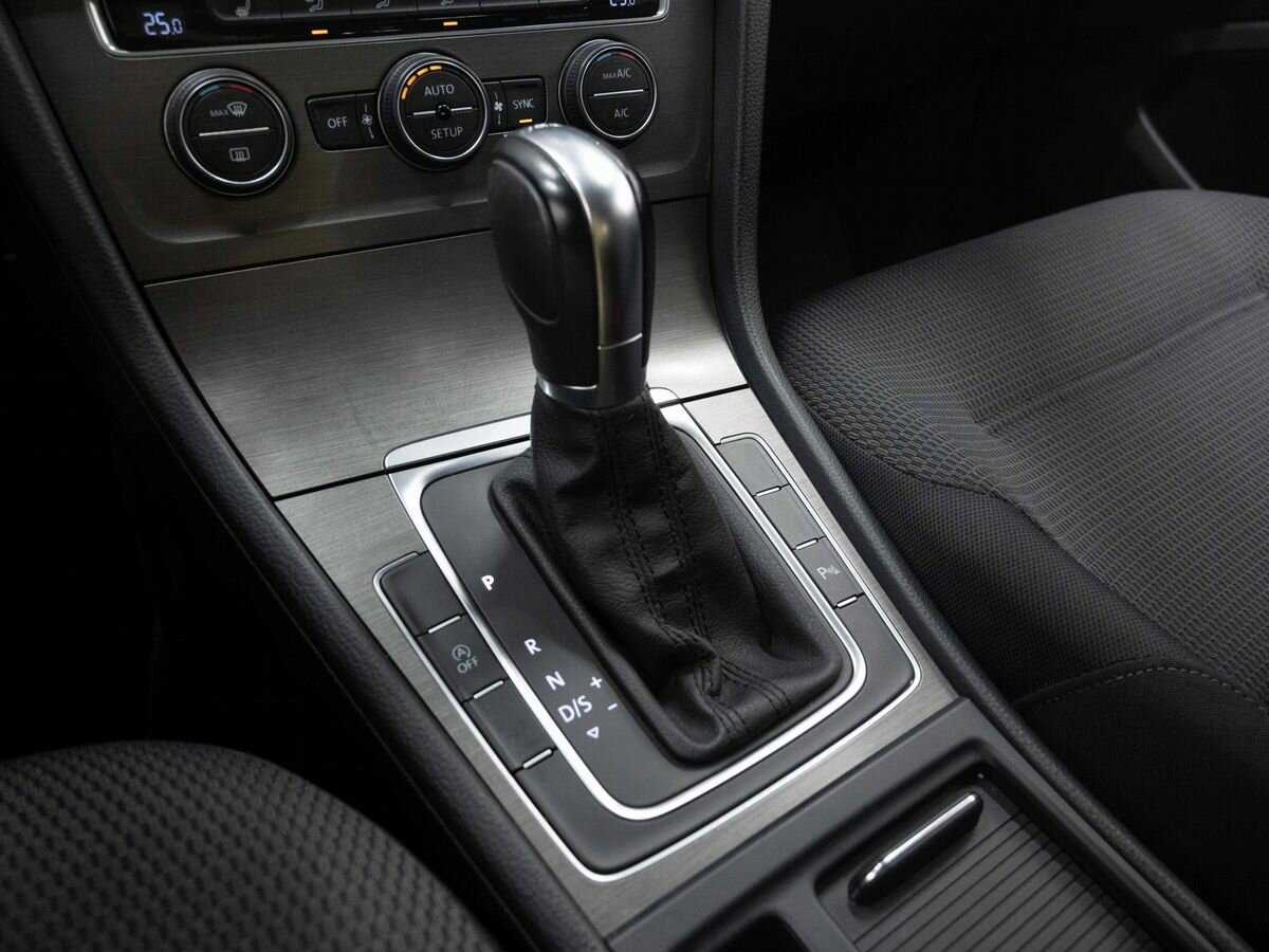 Volkswagen Golf б/у, 2013, Роботизированная. Фото: #21