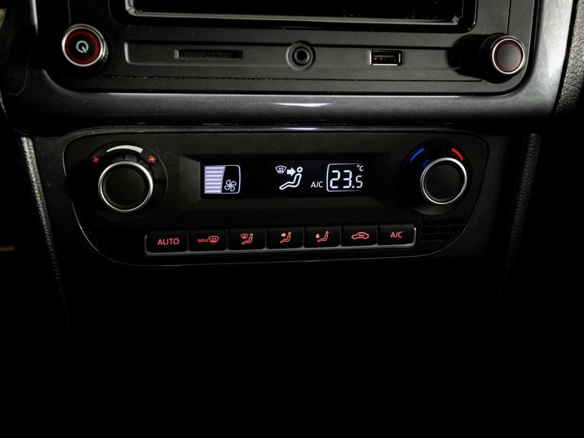 Volkswagen Polo б/у, 2018, Механическая. Фото: #12