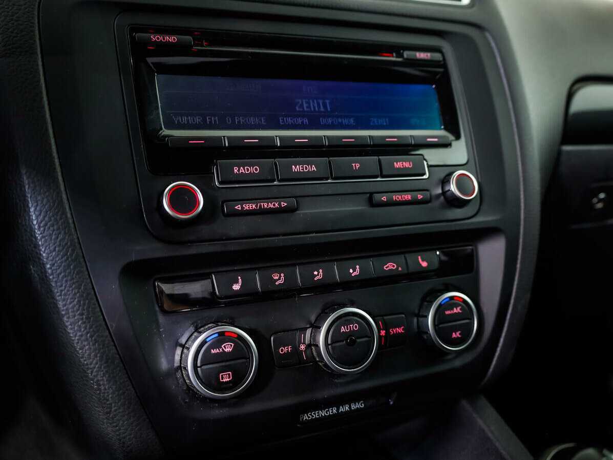 Volkswagen Jetta б/у, 2012, Механическая. Фото: #12