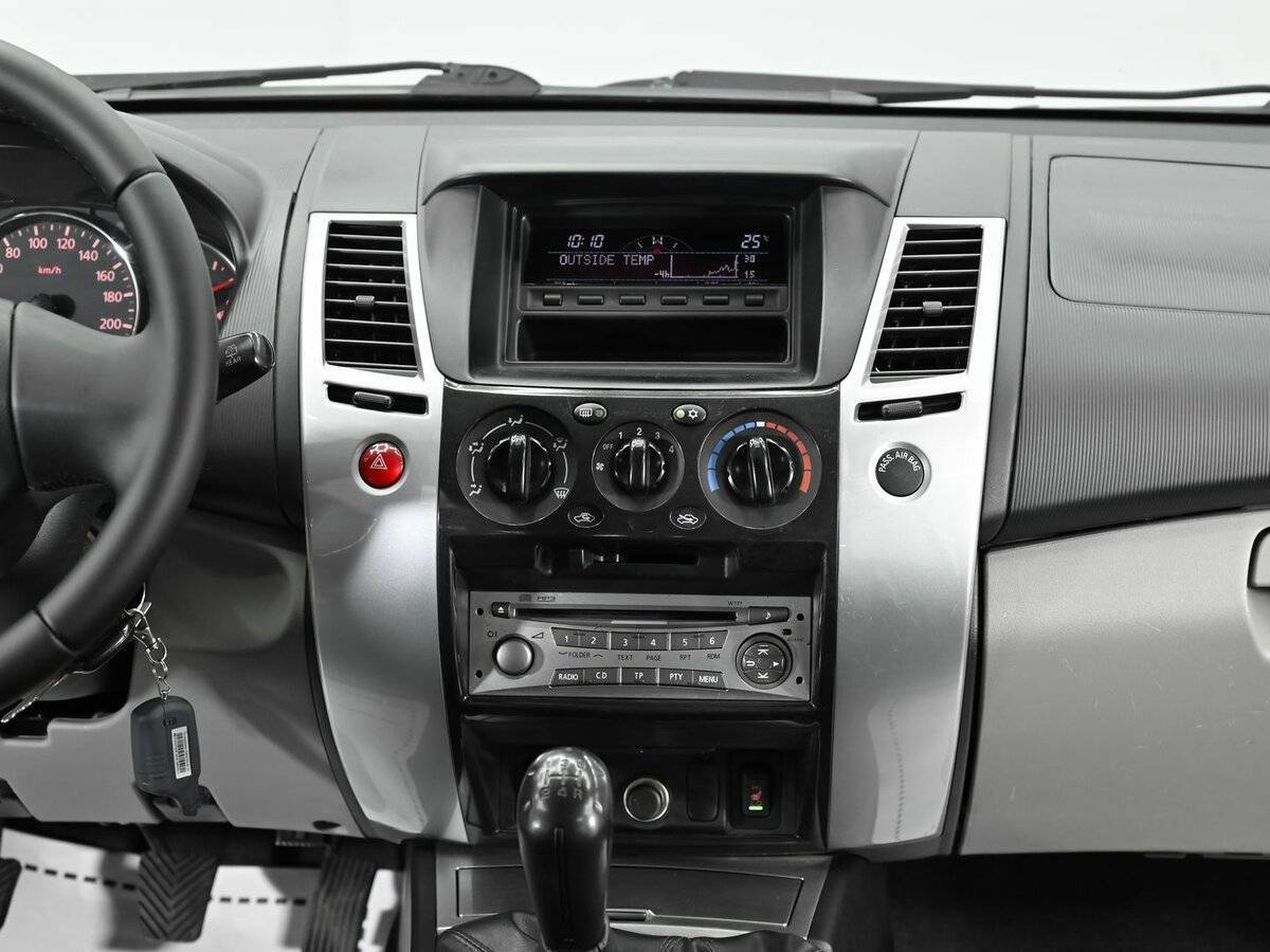 Mitsubishi Pajero Sport б/у, 2012, Механическая. Фото: #8