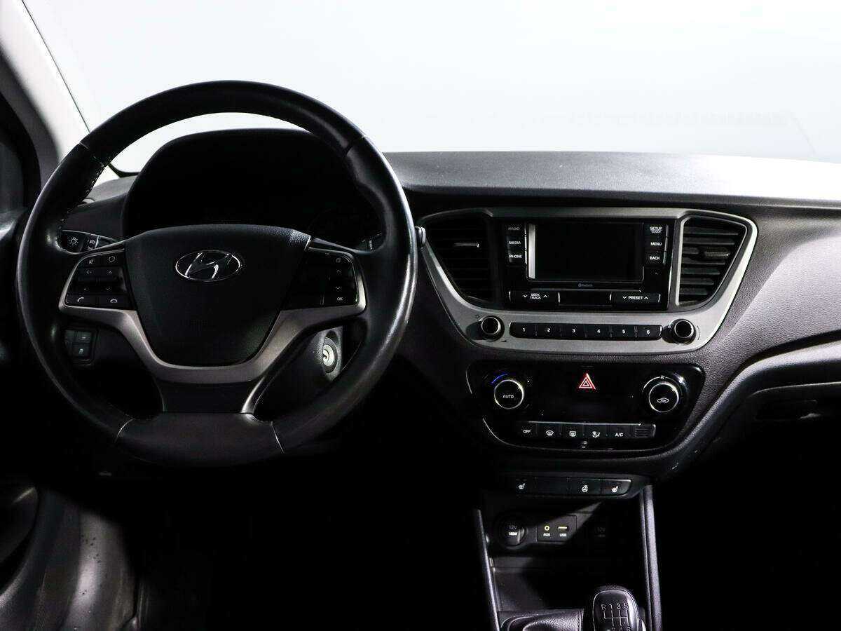 Hyundai Solaris б/у, 2017, Механическая. Фото: #9