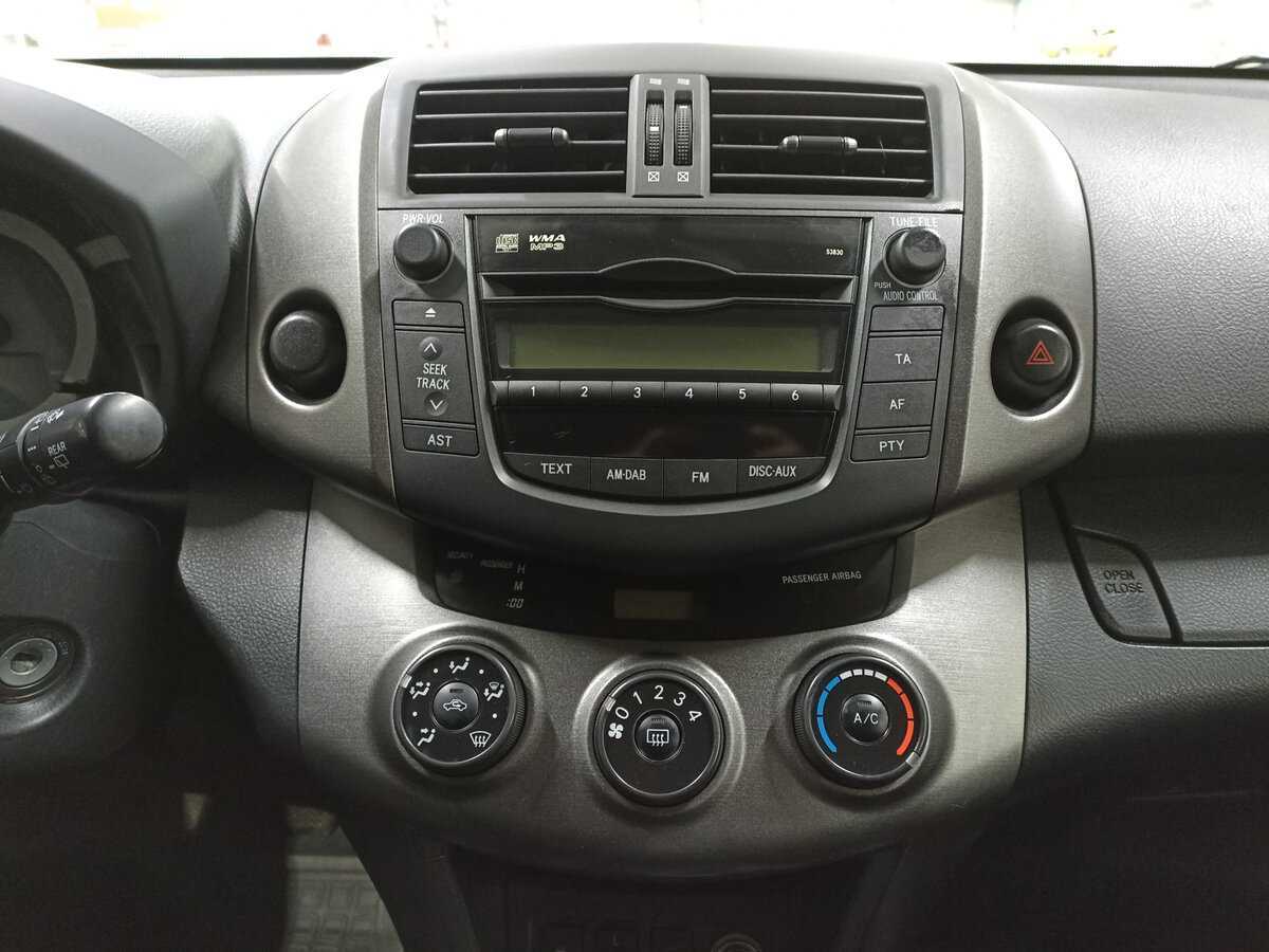 Toyota RAV4 б/у, 2012, Механическая. Фото: #14