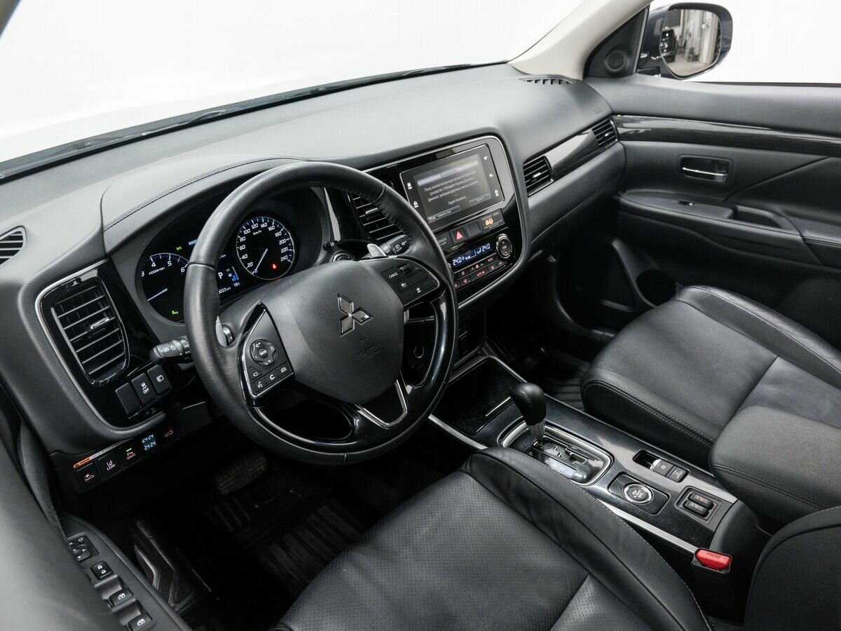 Mitsubishi Outlander б/у, 2018, Автоматическая. Фото: #13