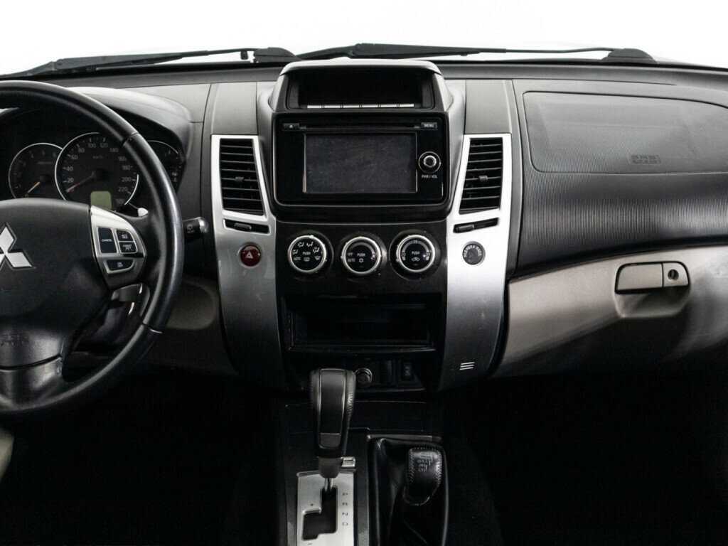 Mitsubishi Pajero Sport б/у, 2014, Автоматическая. Фото: #13