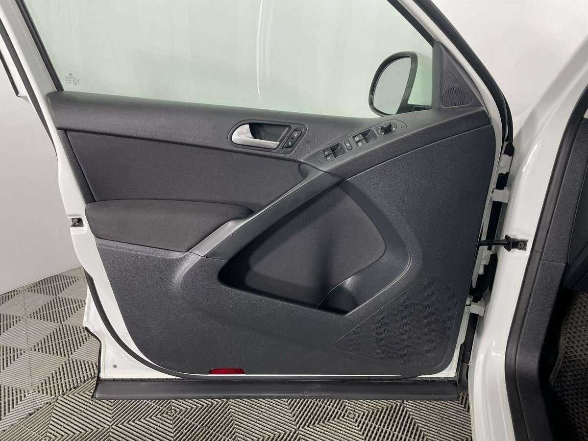 Volkswagen Tiguan б/у, 2014, Механическая. Фото: #5