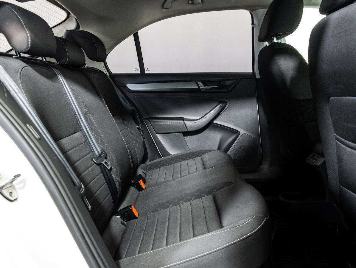 Skoda Rapid б/у, 2017, Механическая. Фото: #11