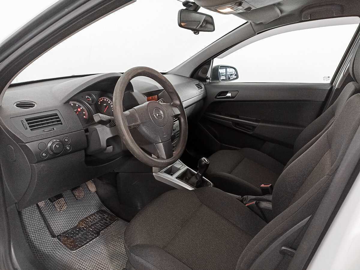 Opel Astra б/у, 2013, Механическая. Фото: #13