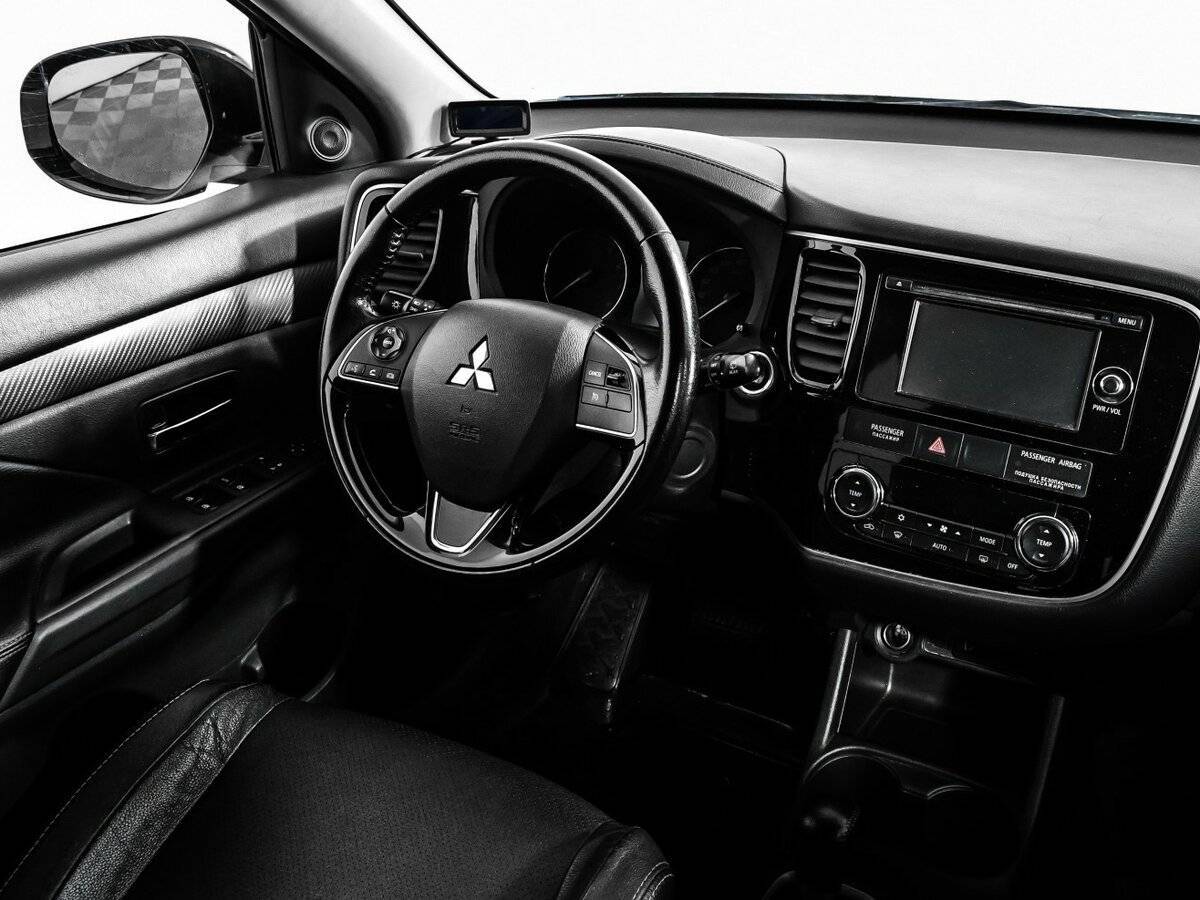 Mitsubishi Outlander б/у, 2015, Вариатор. Фото: #8