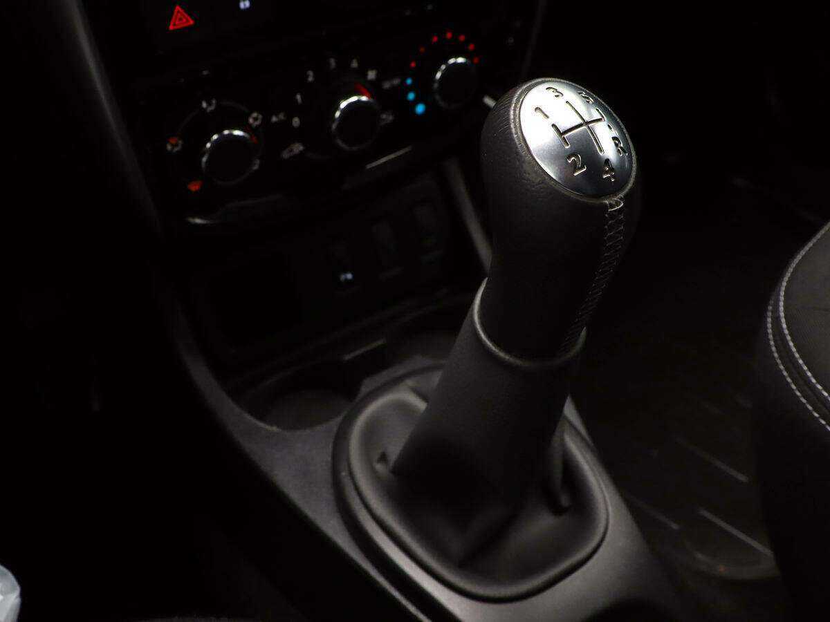 Nissan Terrano б/у, 2020, Механическая. Фото: #14