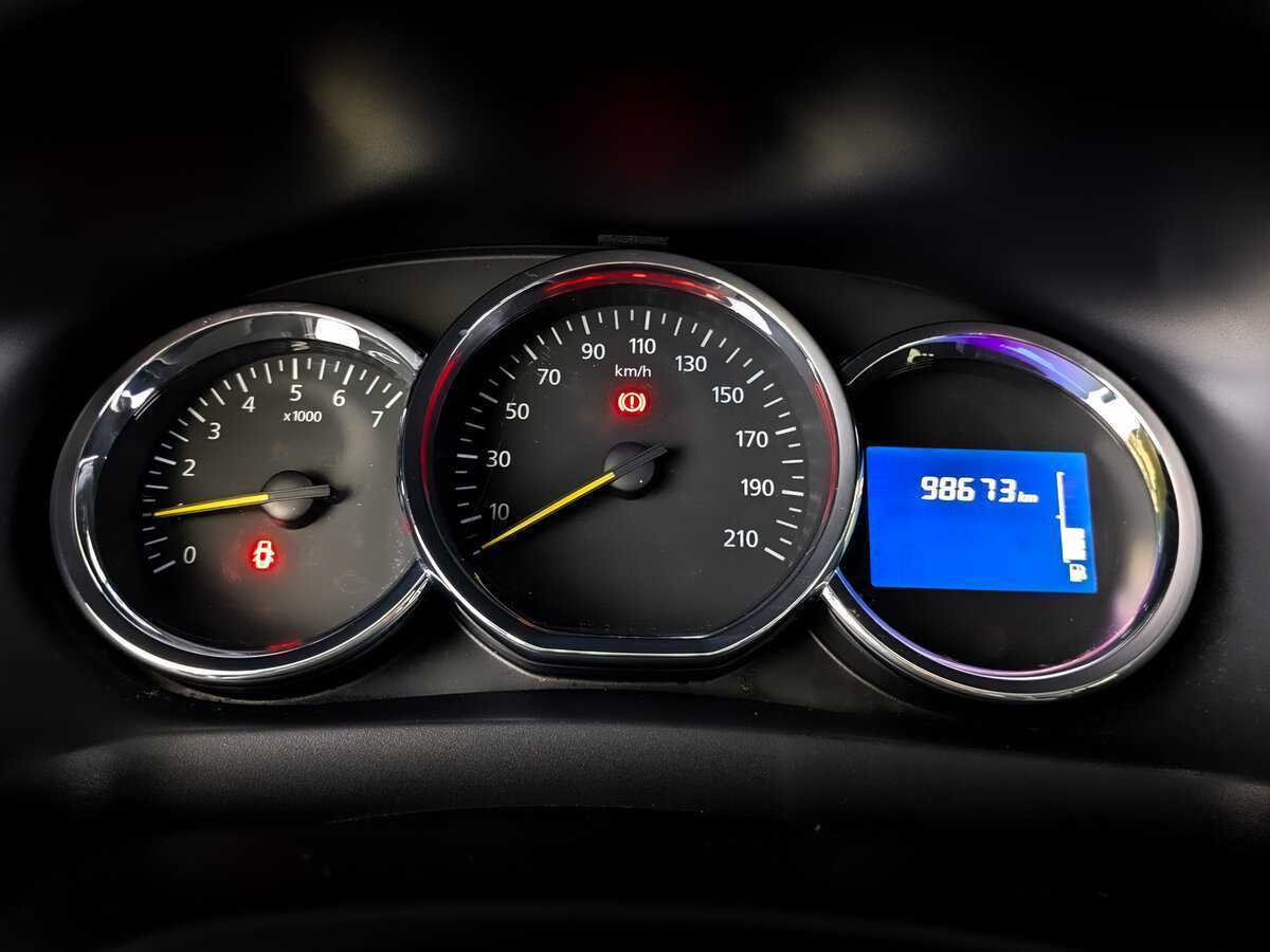 Renault Sandero б/у, 2018, Механическая. Фото: #12