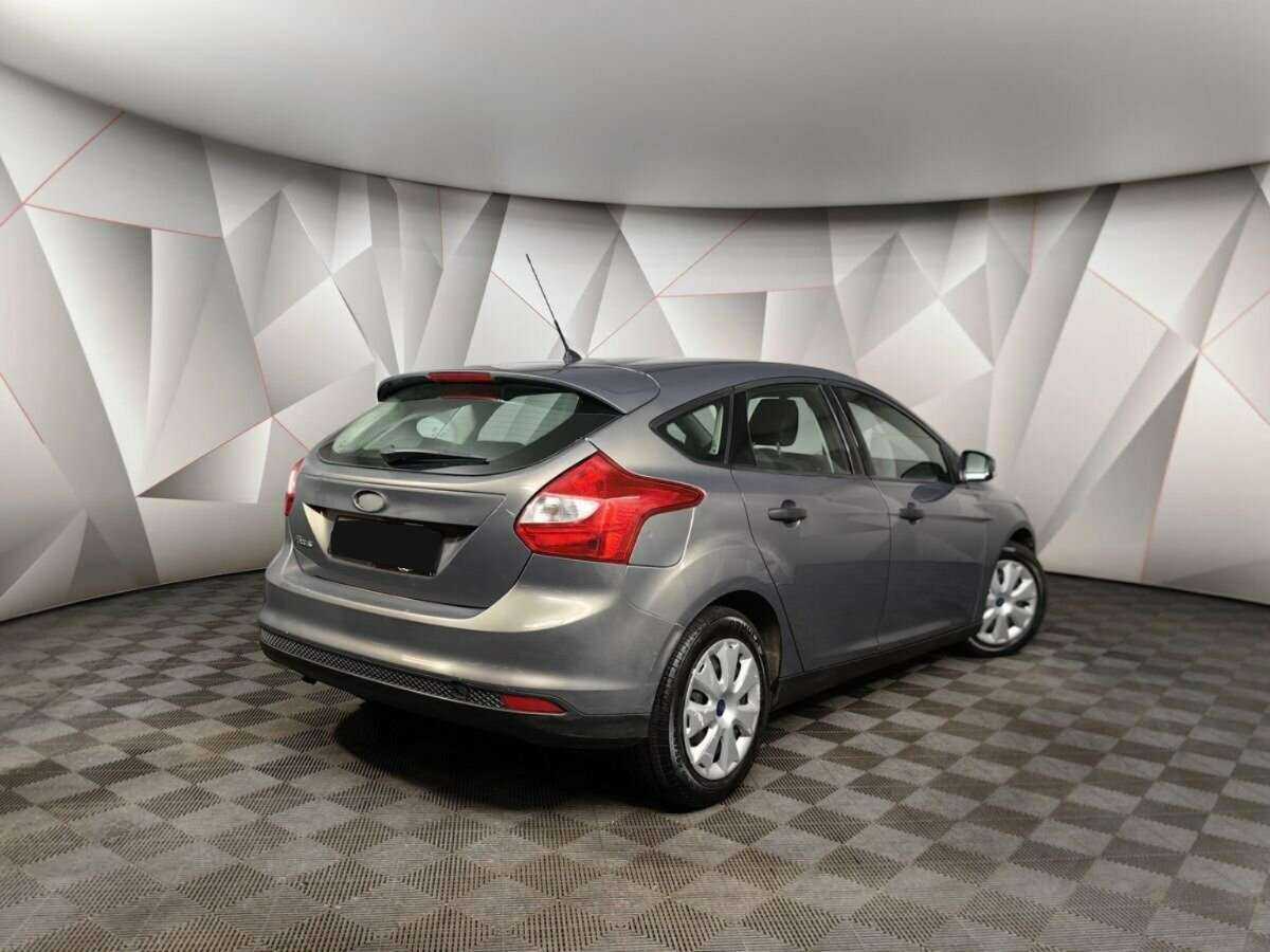 Ford Focus б/у, 2012, Механическая. Фото: #1