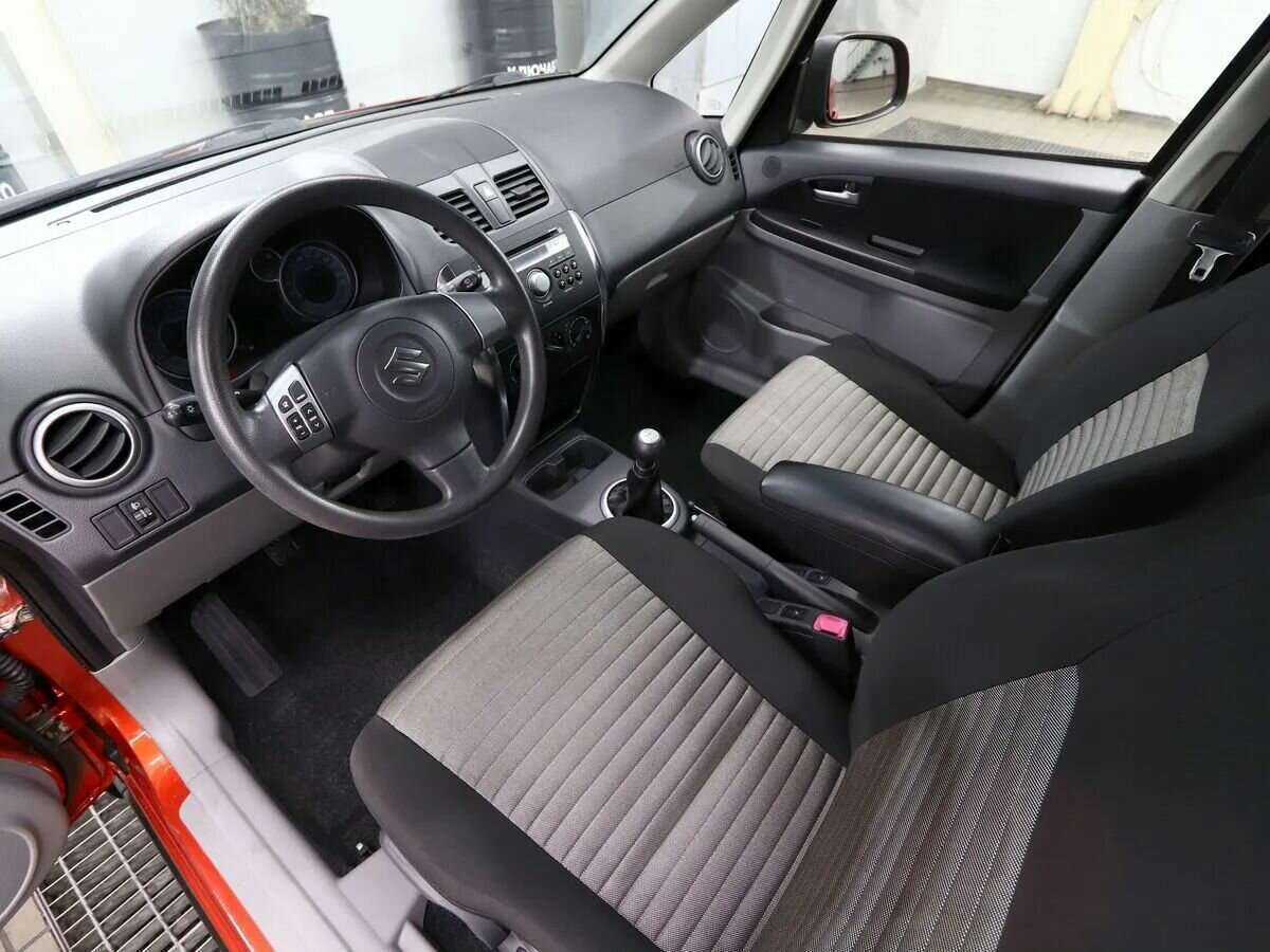 Suzuki SX4 б/у, 2013, Механическая. Фото: #6