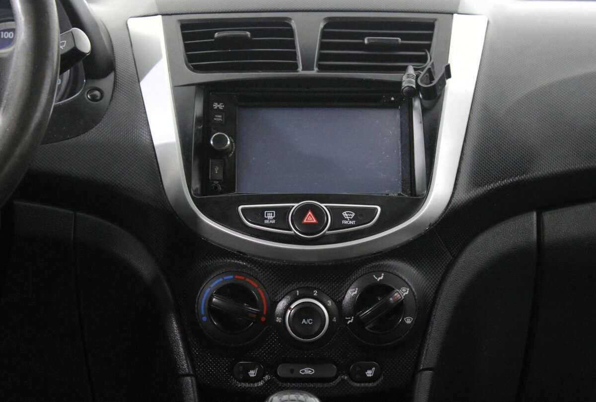 Hyundai Solaris б/у, 2013, Механическая. Фото: #11