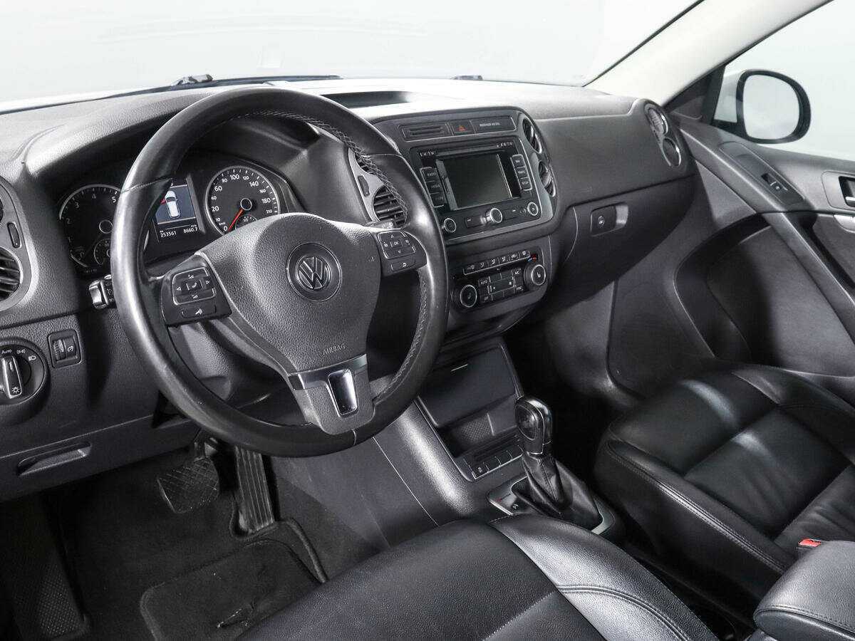 Volkswagen Tiguan б/у, 2012, Автоматическая. Фото: #11