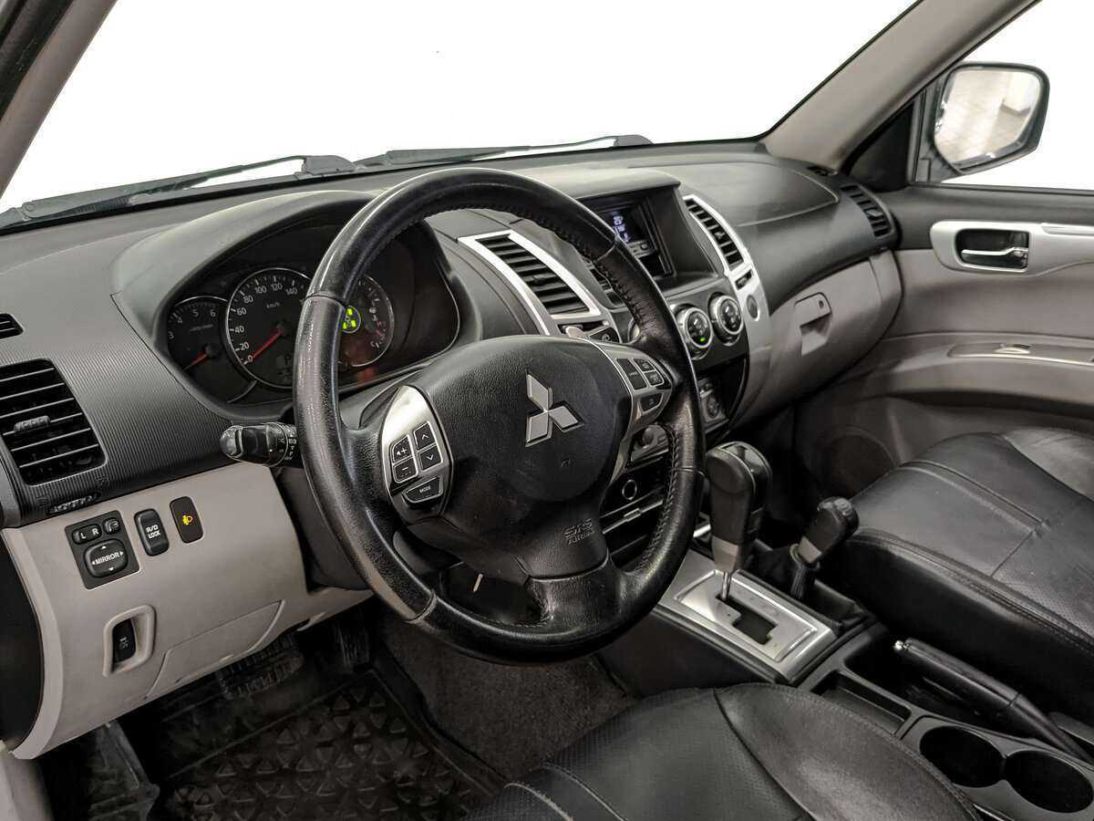 Mitsubishi Pajero Sport б/у, 2012, Автоматическая. Фото: #10