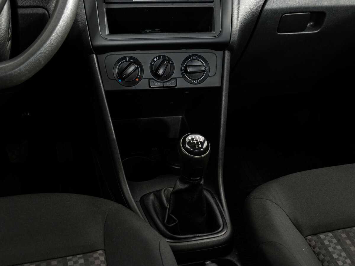 Volkswagen Polo б/у, 2017, Механическая. Фото: #9