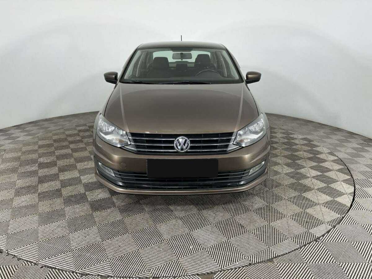 Volkswagen Polo б/у, 2016, Механическая. Фото: #1