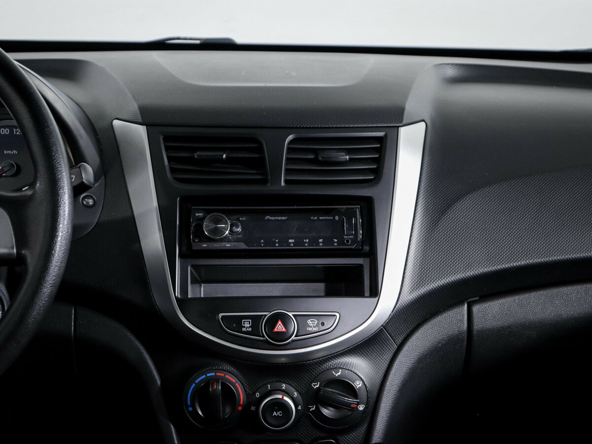 Hyundai Solaris б/у, 2013, Автоматическая. Фото: #10