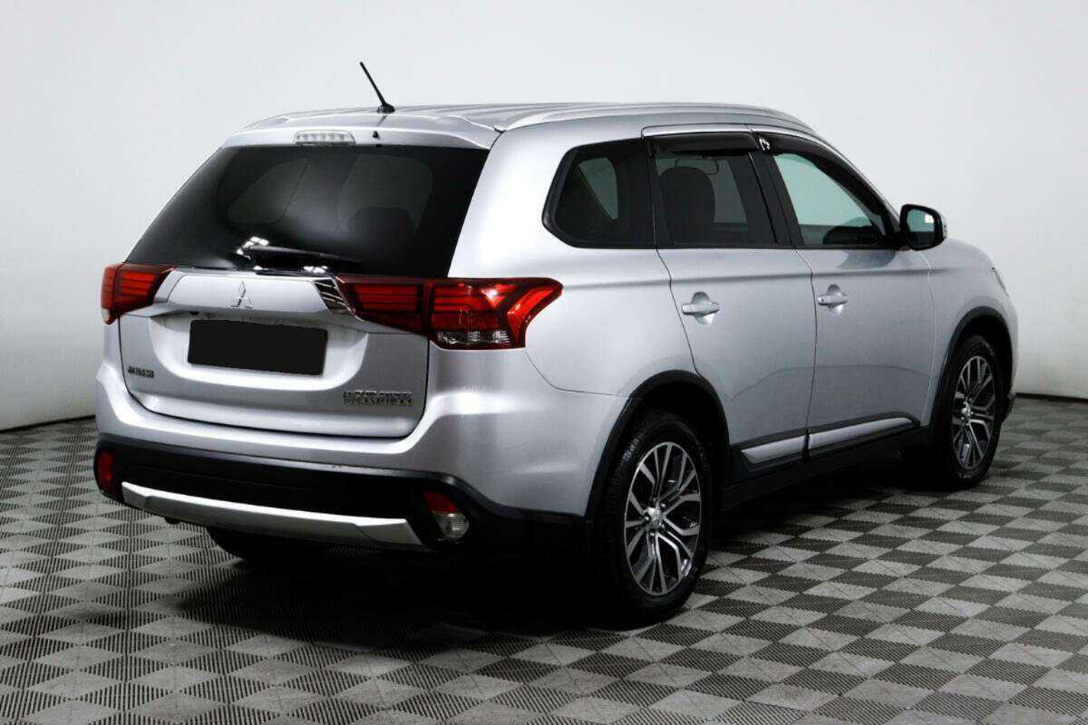 Mitsubishi Outlander б/у, 2015, Вариатор. Фото: #4