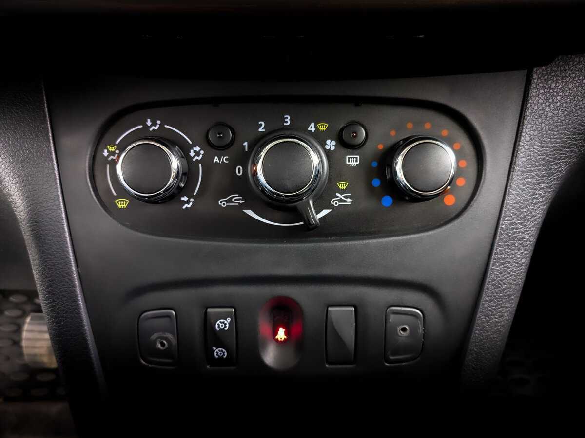 Renault Sandero б/у, 2018, Механическая. Фото: #24