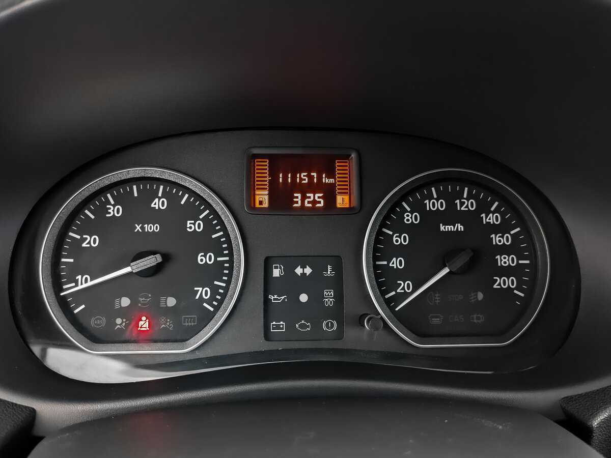 Nissan Almera б/у, 2015, Механическая. Фото: #11