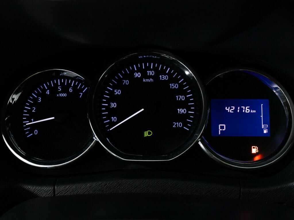 Nissan Terrano б/у, 2017, Автоматическая. Фото: #11