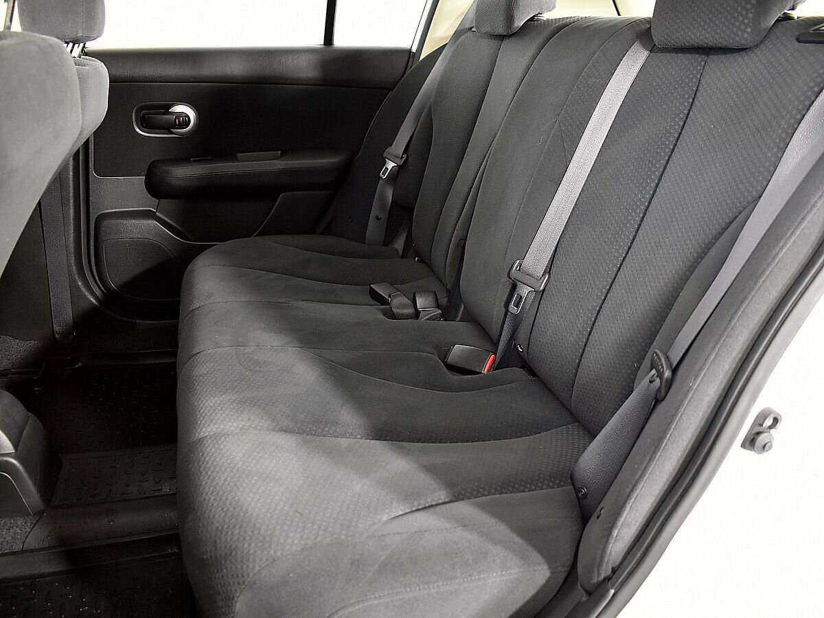 Nissan Tiida б/у, 2013, Автоматическая. Фото: #8