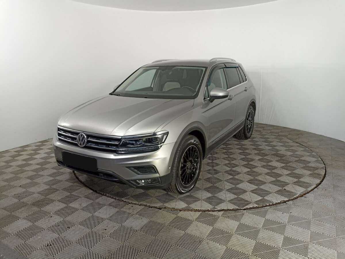 Volkswagen Tiguan б/у, 2017, Роботизированная. Посмотреть фото