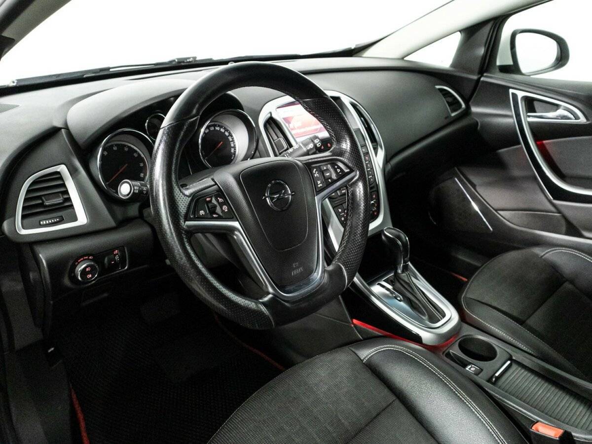 Opel Astra б/у, 2013, Автоматическая. Фото: #10