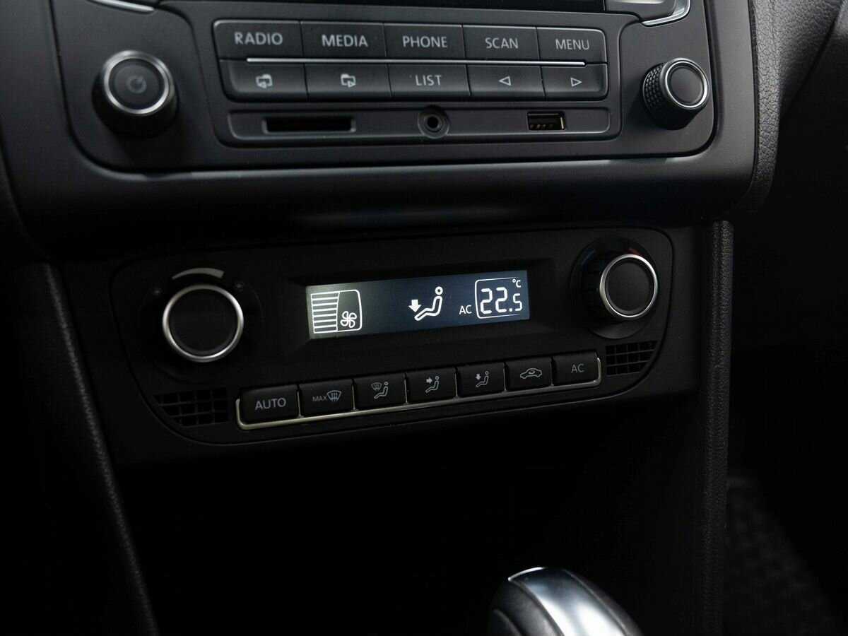 Volkswagen Polo б/у, 2014, Автоматическая. Фото: #17