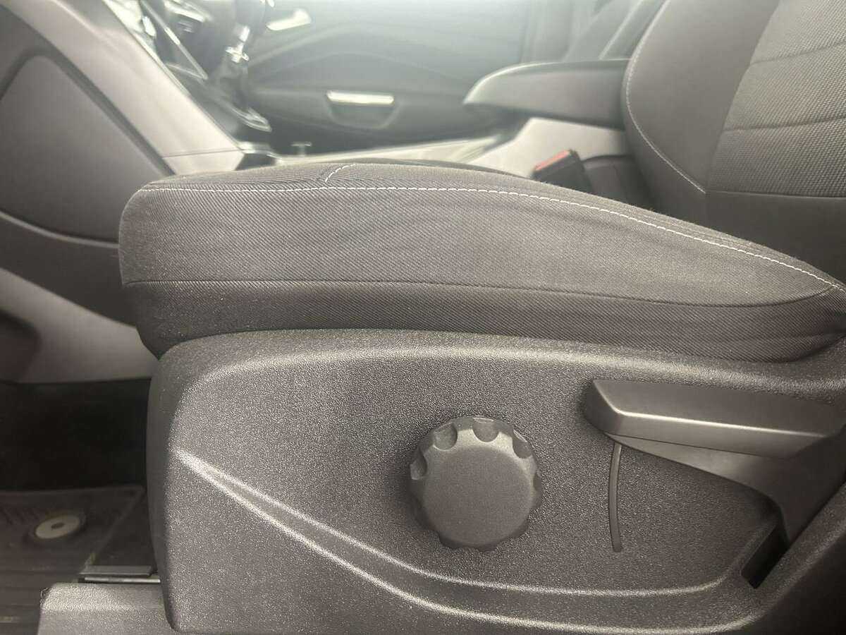 Ford Kuga б/у, 2015, Механическая. Фото: #9