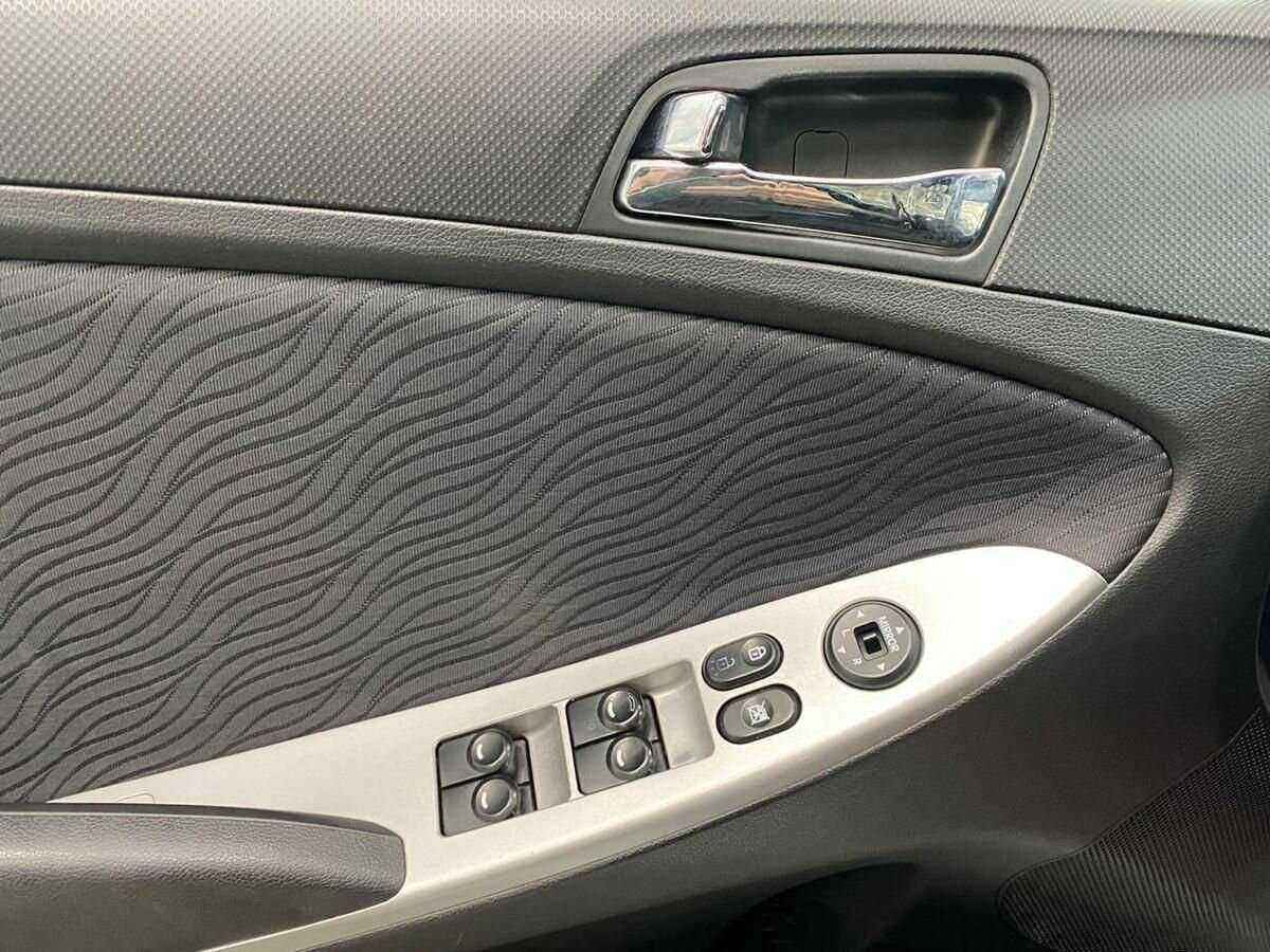 Hyundai Solaris б/у, 2013, Автоматическая. Фото: #15