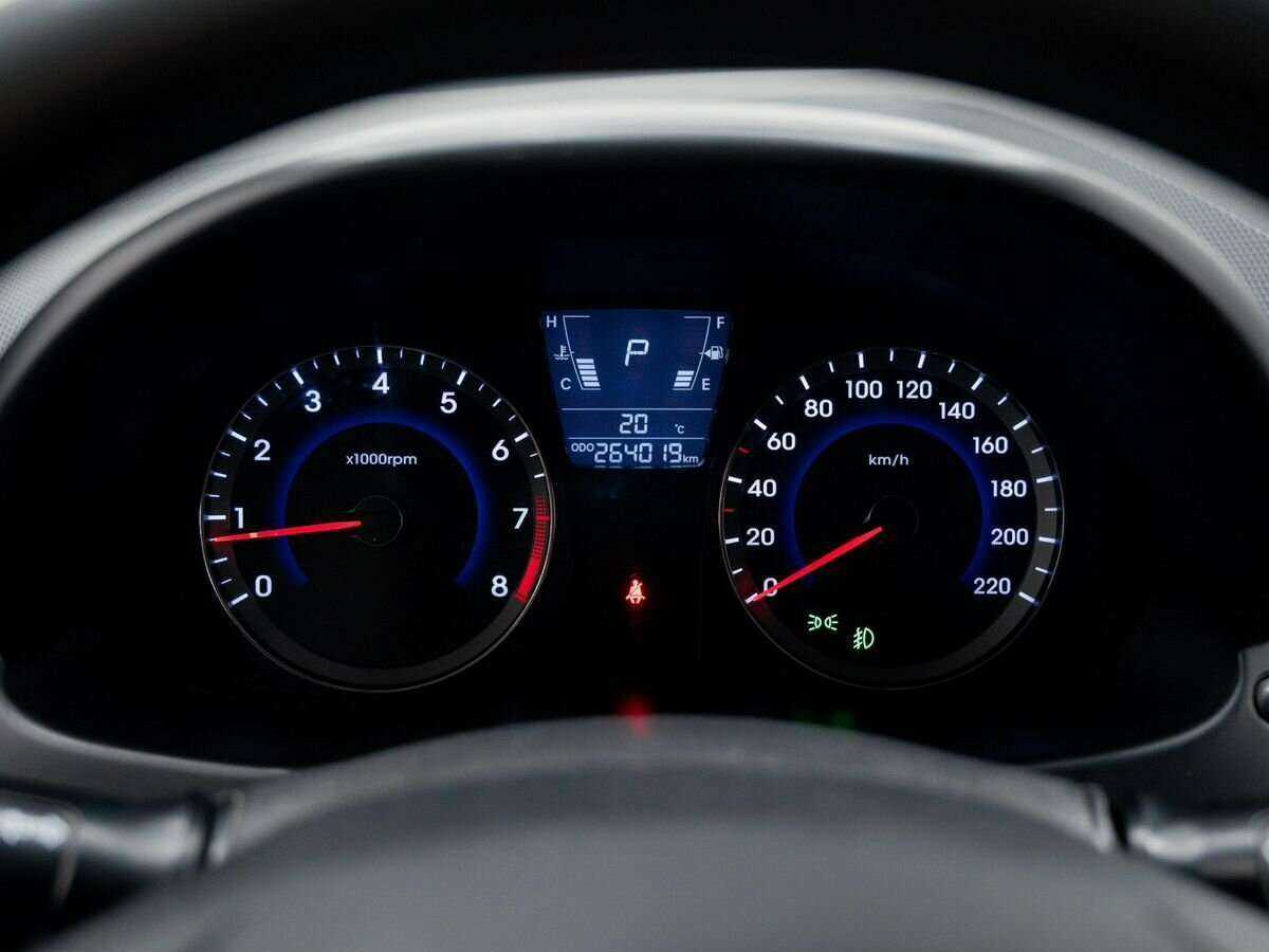 Hyundai Solaris б/у, 2012, Автоматическая. Фото: #20