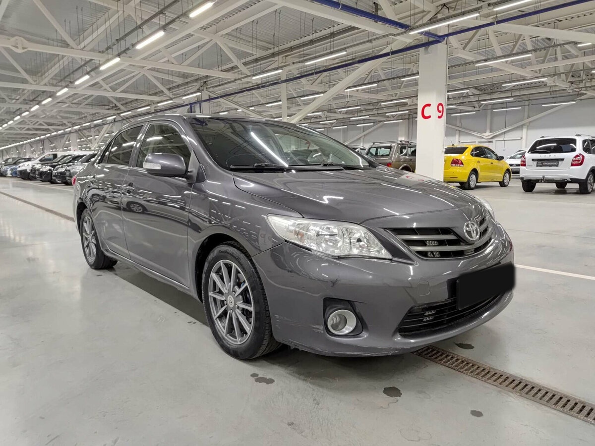 Toyota Corolla б/у, 2012, Механическая. Фото: #2
