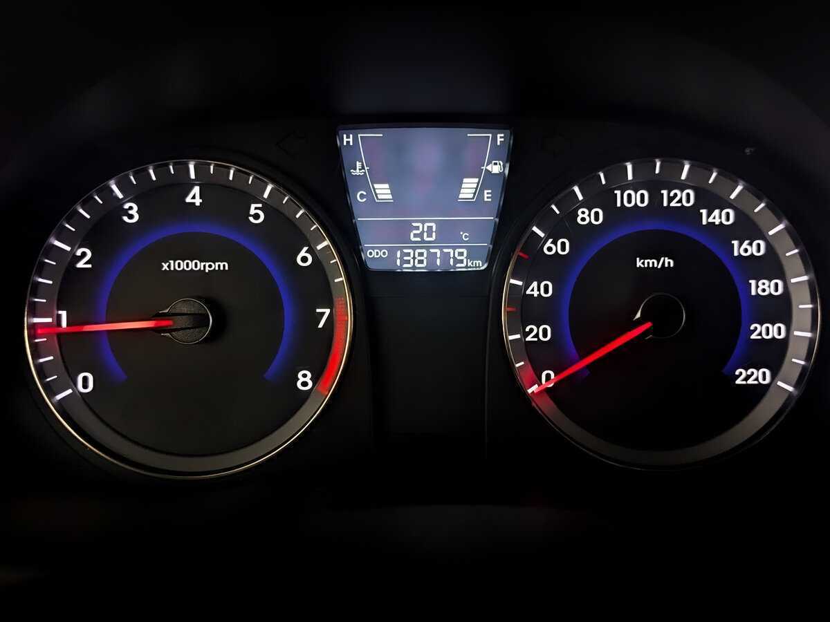 Hyundai Solaris б/у, 2012, Механическая. Фото: #10