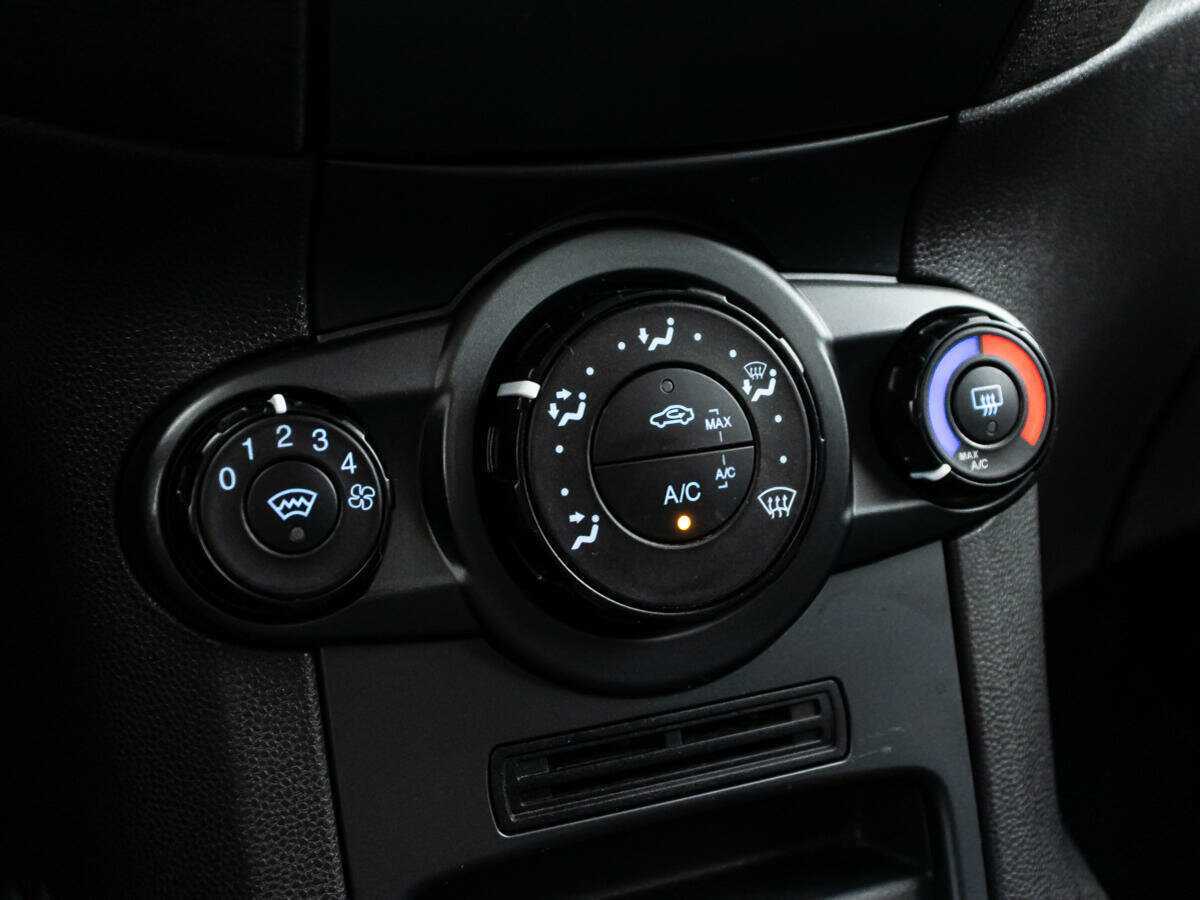 Ford Fiesta б/у, 2016, Роботизированная. Фото: #15