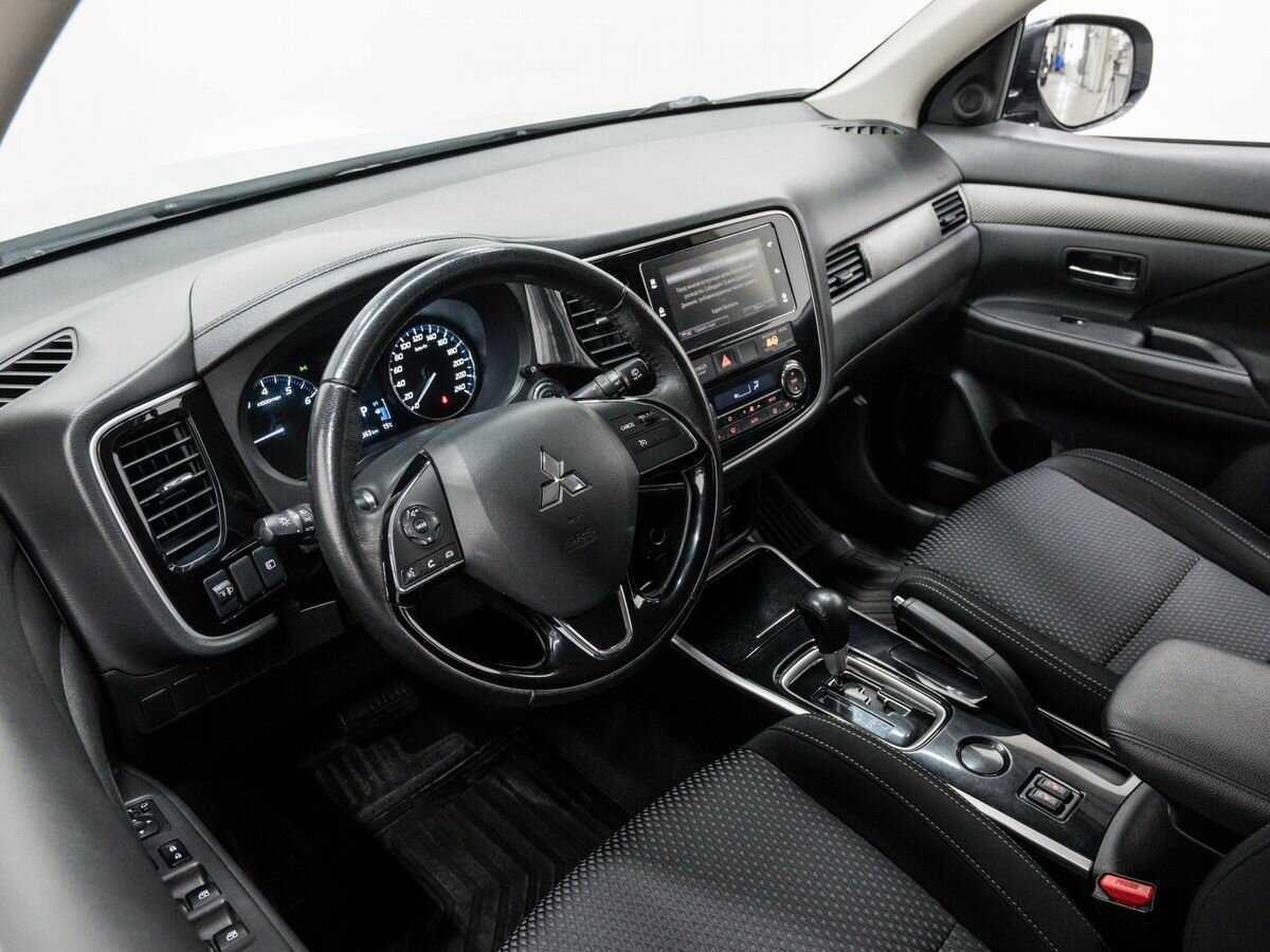 Mitsubishi Outlander б/у, 2018, Вариатор. Фото: #12