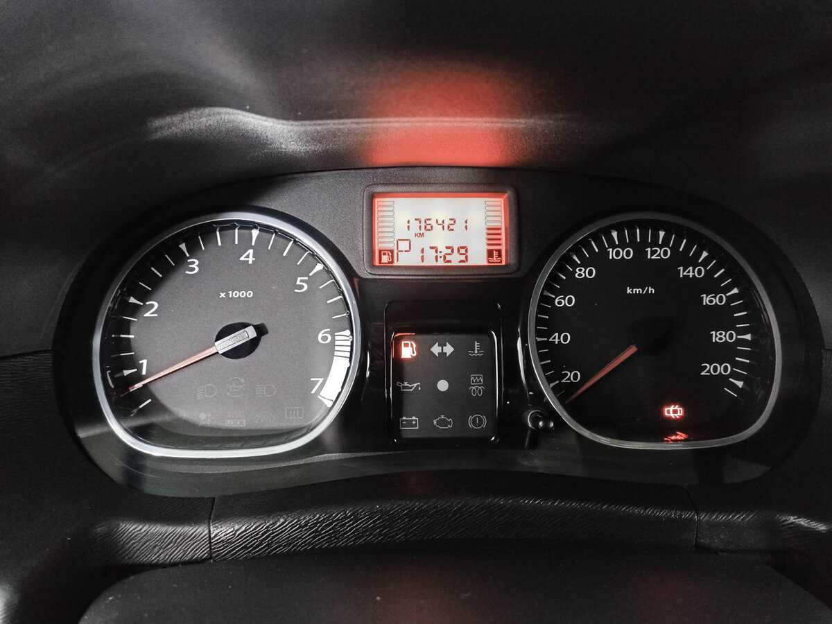 Renault Duster б/у, 2012, Автоматическая. Фото: #10