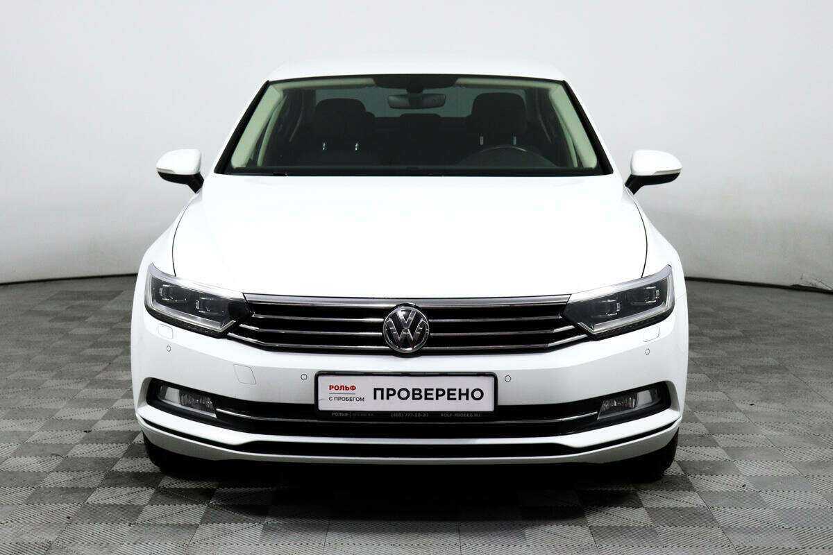 Volkswagen Passat б/у, 2016, Роботизированная. Фото: #1