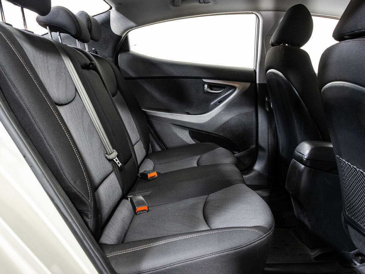 Hyundai Elantra б/у, 2015, Механическая. Фото: #12