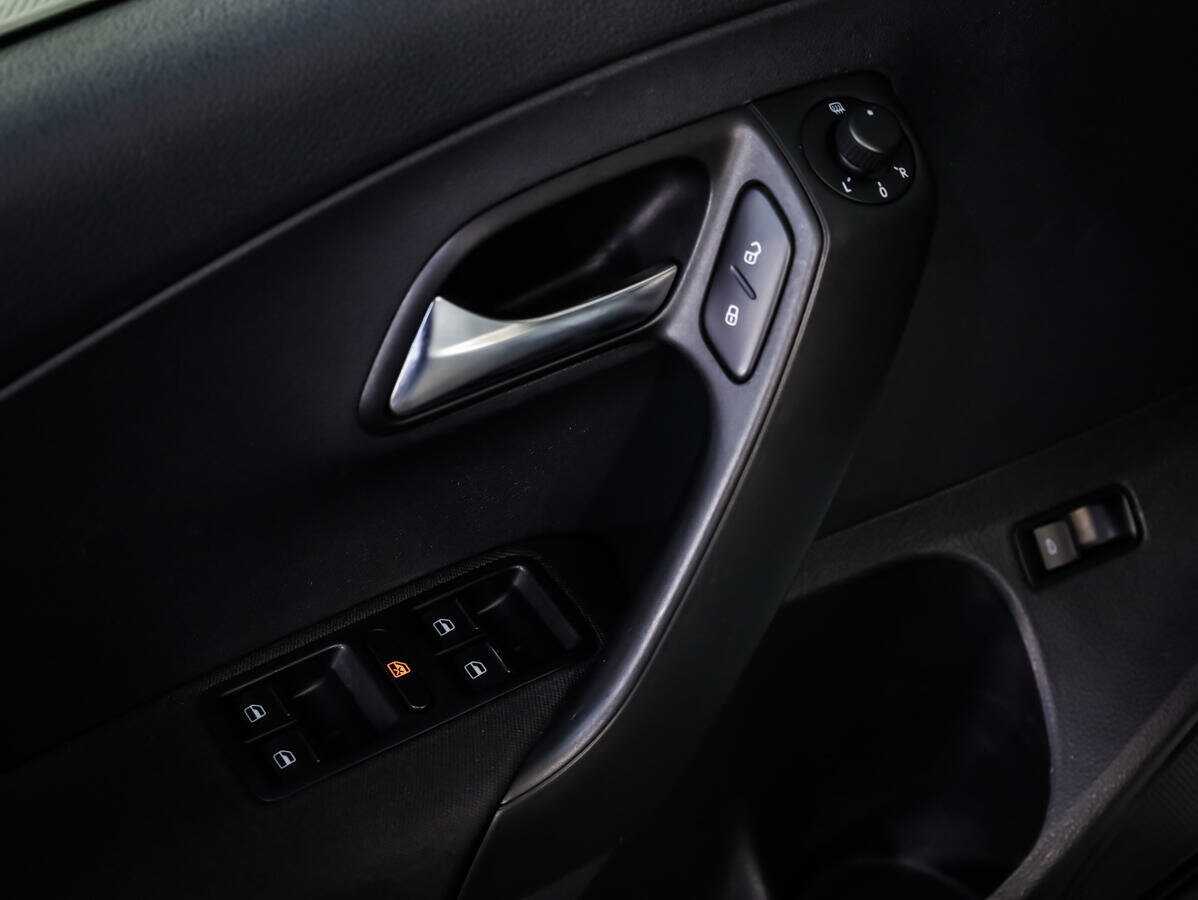 Volkswagen Polo б/у, 2016, Автоматическая. Фото: #14