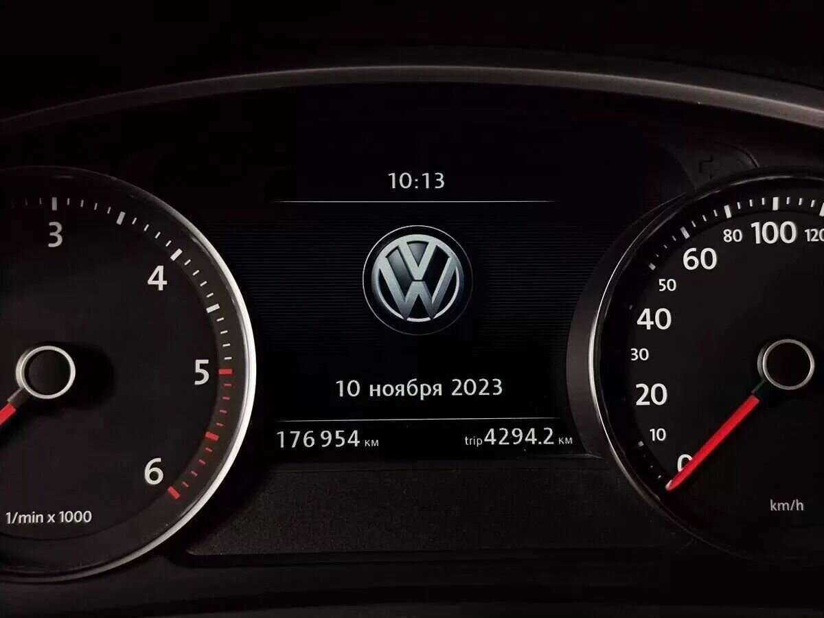 Volkswagen Touareg б/у, 2014, Автоматическая. Фото: #6