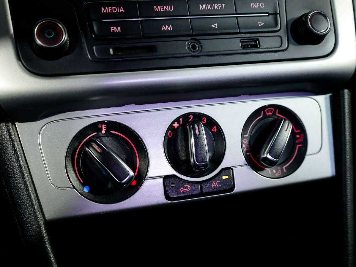 Volkswagen Polo б/у, 2013, Автоматическая. Фото: #16