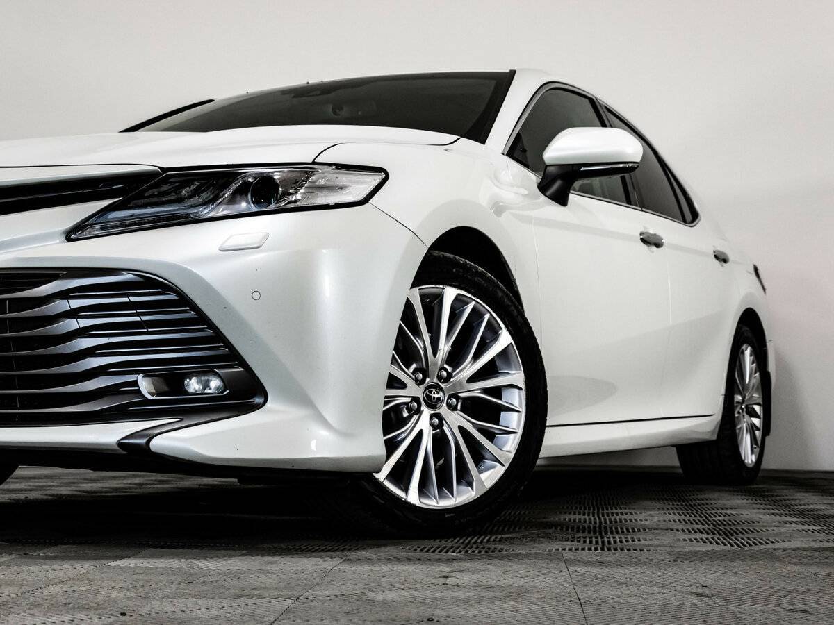 Toyota Camry б/у, 2018, Автоматическая. Фото: #1