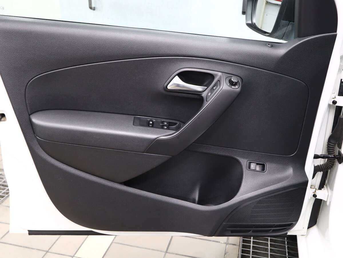 Volkswagen Polo б/у, 2017, Автоматическая. Фото: #13