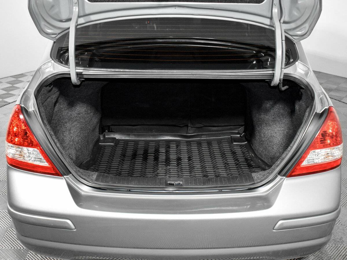 Nissan Tiida б/у, 2013, Механическая. Фото: #16